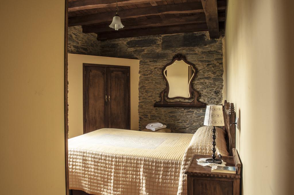 Apartamentos A Retoral Coana Chambre photo